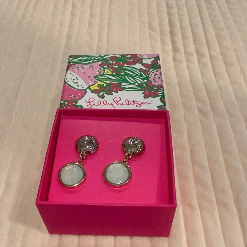 Lilly Pulitzer Gold and Cream Drop Earrings
